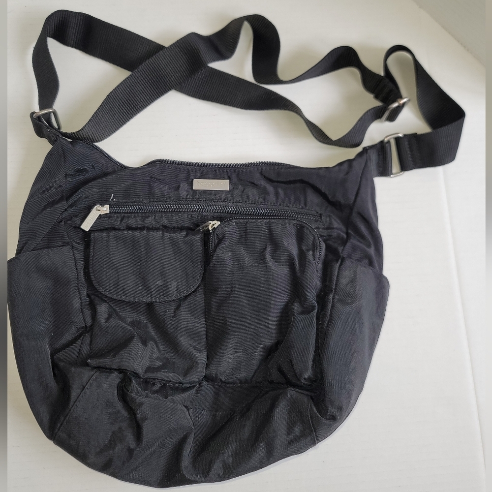 Baggallini Black Crossbody Bag Purse Multiple Pockets